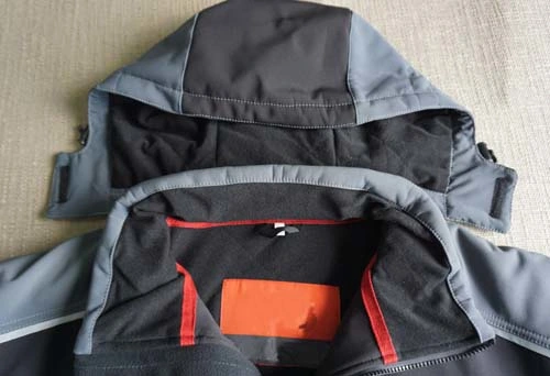Hot Sale Style Polyester/Spandex 3 Layer Bonded Fleece Softshell Jacket with Padding