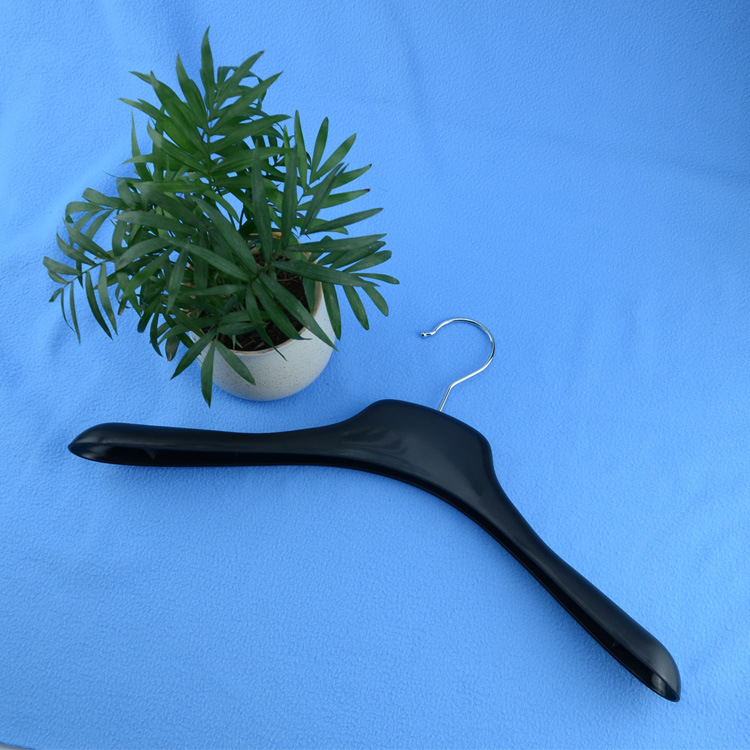 Plastic Men's Clothing Hangers Can Be Equipped with Pants Rails