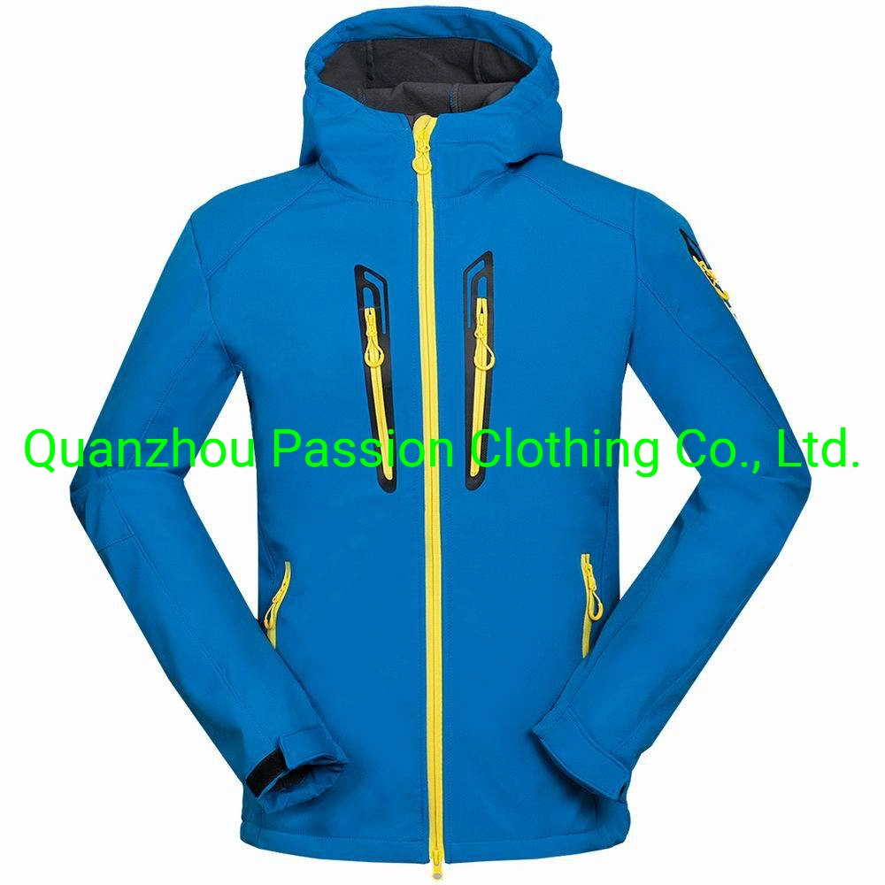 High Quality Men's Mountain Hiking Water Resist Softshell Winter Jacket Hooded