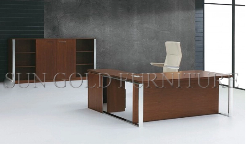 Latest Quality Wooden Office Table Design with Metal Legs (SZ-OD486)