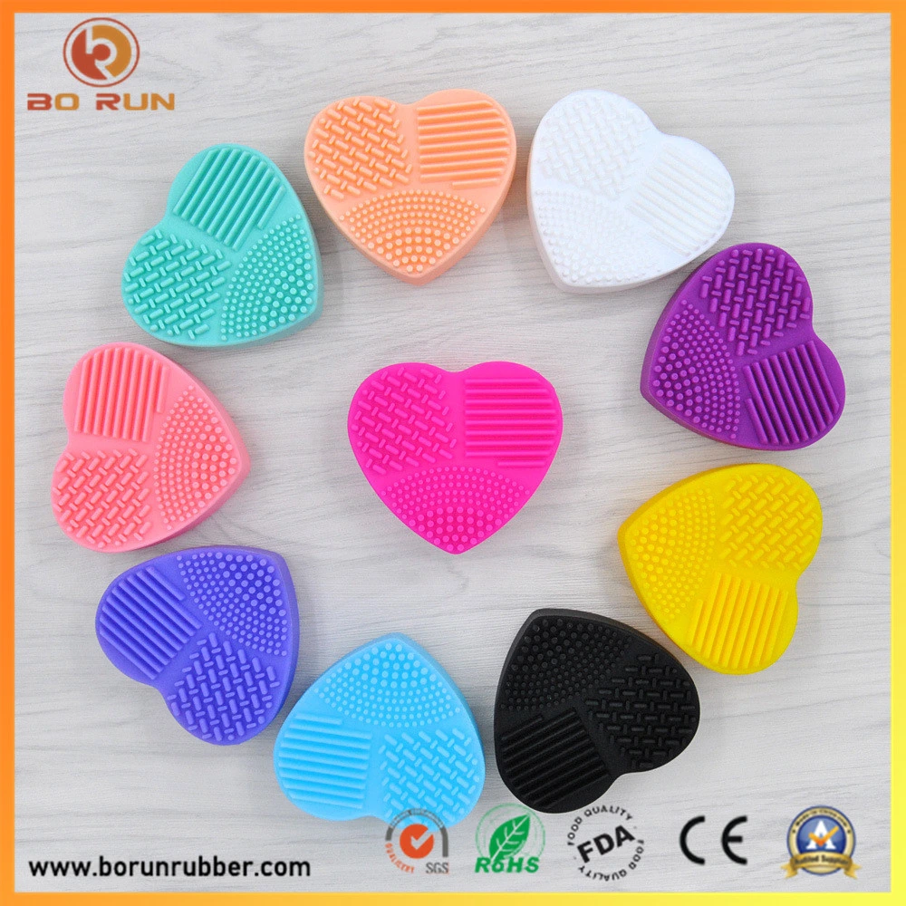 Chinese Factory Wholesale Silicone Makeup Brush Cleaner Egg in Heart Shape for Cosmetic Tool Cleansing