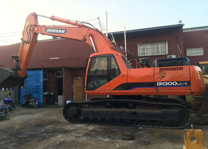 30 Ton 300 Secondhand Heavy Machinery 3 Yrs Warranty Doosan Dh300LC-7 Crawler Excavator