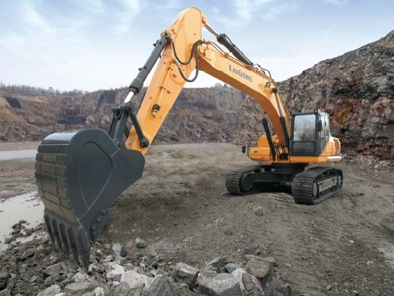 70tons New China Liugong Heavy Excavator Price 970e with Breaker