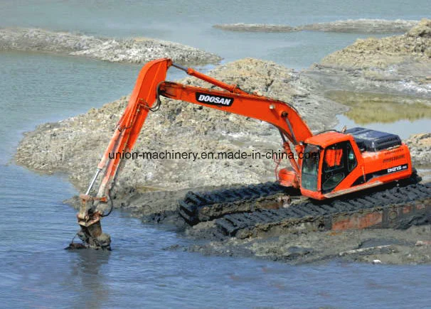 Doosan Amphibious Dredging Excavator with Sand Cutter Suction Dredging Pump