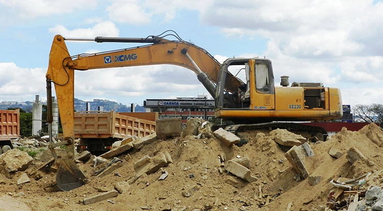 XCMG 25 Ton Xe230c New Hydraulic Crawler Drilling Excavator Machine Prices