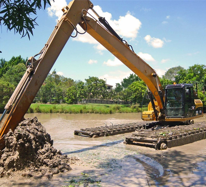 Strong Power Mini Amphibious Excavator for Sale with Excavator Seat