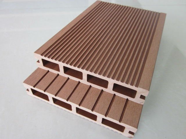 Wood-Plastic Composite Profile Extrusion Machinery