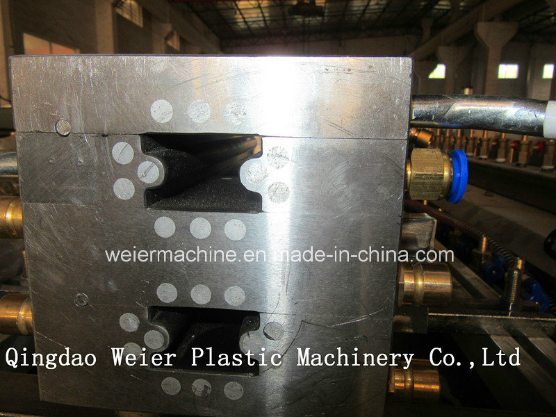 PE/PP Wood Plastic Composite Profile Extrusion Line