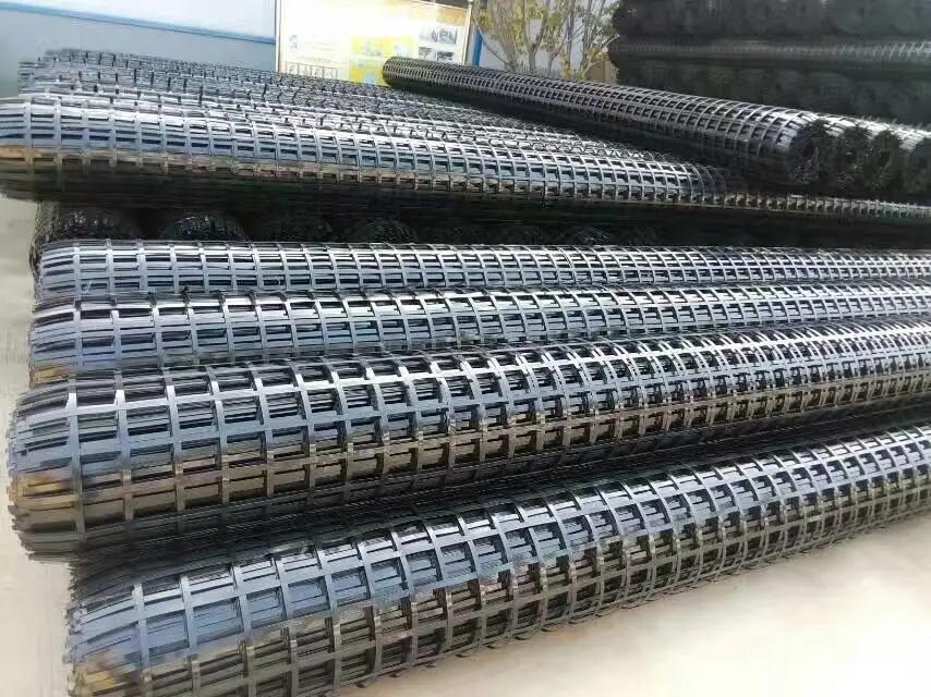 Plastic 40 40kn Biaxial PP Geogrid Fabric Stitched Nonwoven Geotextile for Road Construction