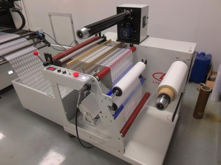 Automatic Heat Transfer Label Roll to Roll Screen Printing Machine