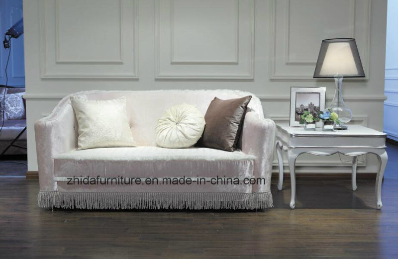 White Elegant Fabric Sofa of Loveseat