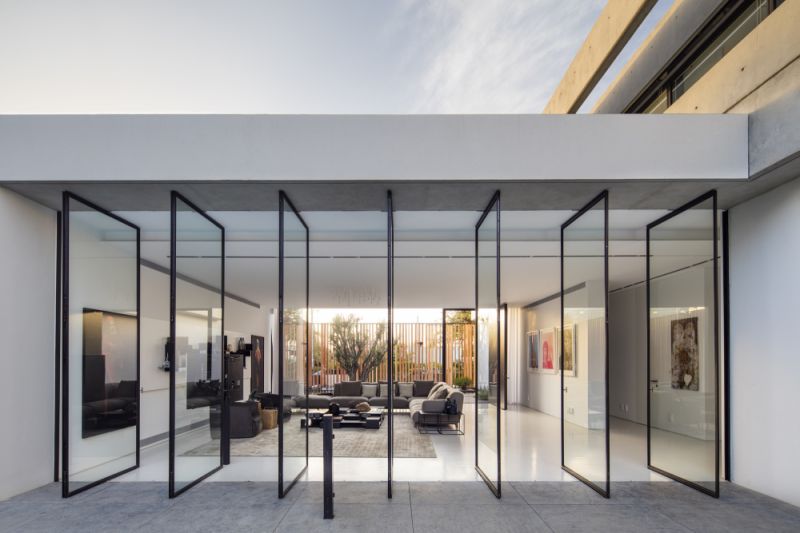 Elegant Modern Front Glass Pivot Entry Doors