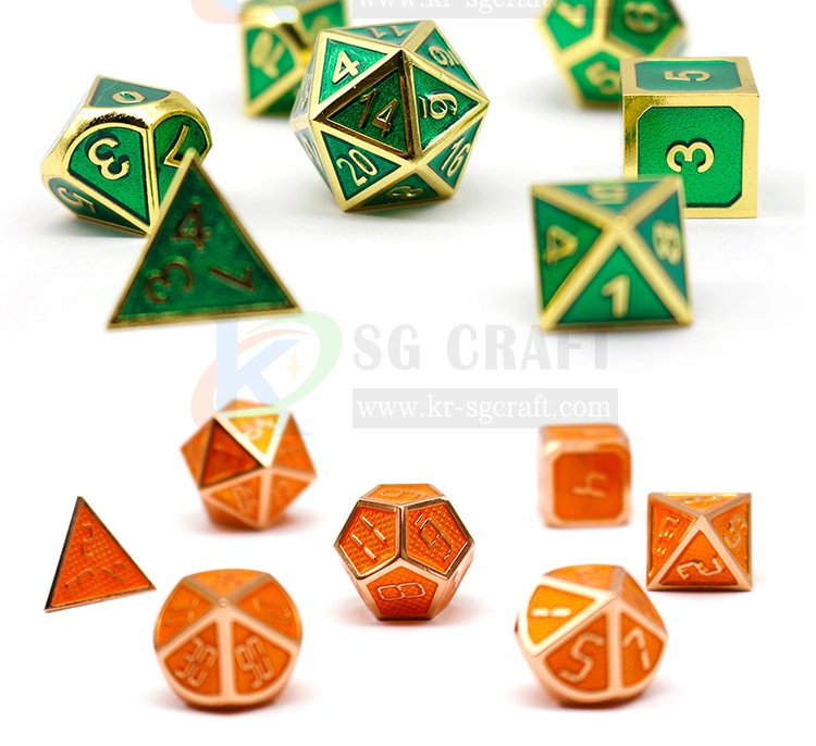 Factory Direct Selling Brass Material with Ancient Gold Hollow Polyhedral Metal Dice Sets for Table Games