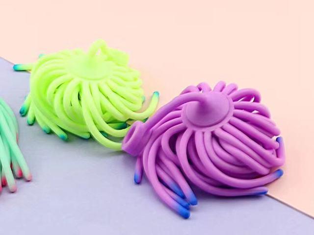 New Flash Noodle Ball Stretch Stretch Toy TPR Soft Material Color Pull Ramen Noodle Vent Rope Manufacturer