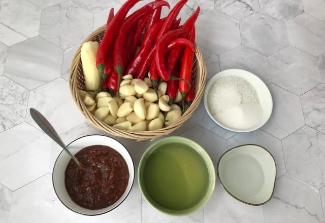 Delicious Spicy Sichuan Red Chili Sauce with Vegetable Oil