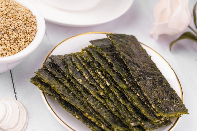 12g Ready-to-Eat Roasted Crispy Seaweed with Almond Fillet for Adults