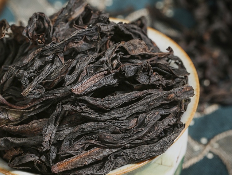 Wuyi Rock Camellia Flower and Fruity Oolong Tea