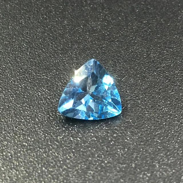 Wholesale Triangle Brilliant Diamond Cut Cubic Zirconia Loose Amethyst Gemstone