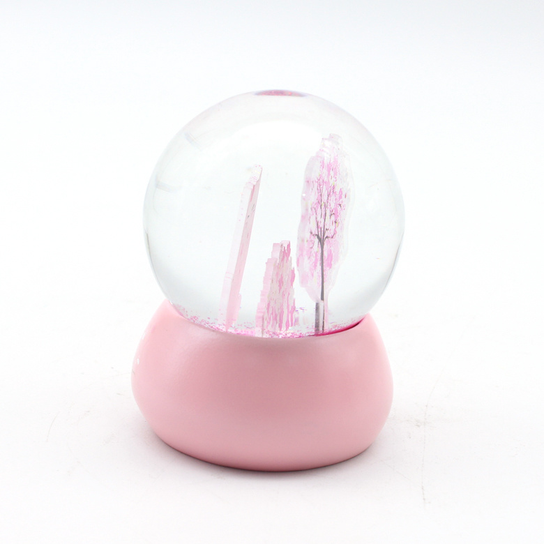 OEM Personalized Handmade Resin Water Globe Custom Plastic Interior Glass Snow Globe