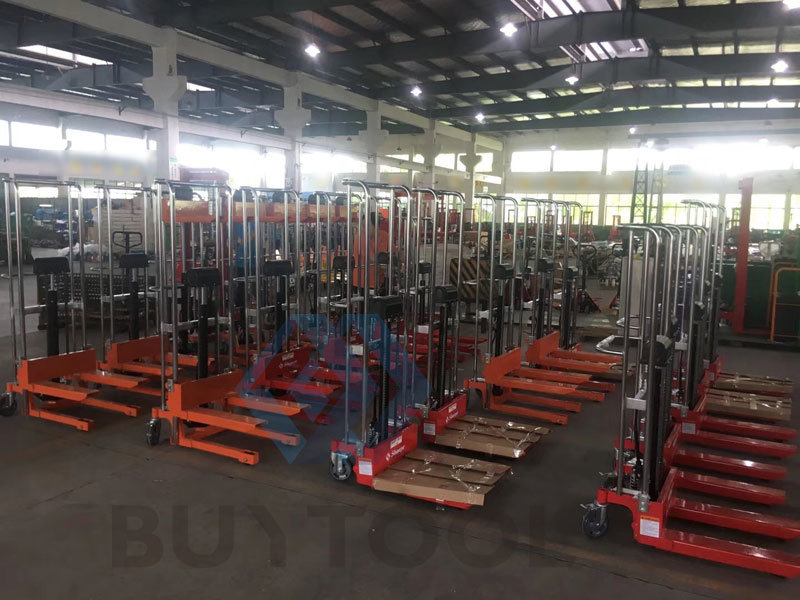 Manual Operated Forklift 1800mm Hydraulic Stacker for Sale
