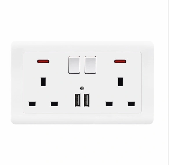 British Dual Three-Hole 13A White/Gold Power Socket with Dual USB and Switch