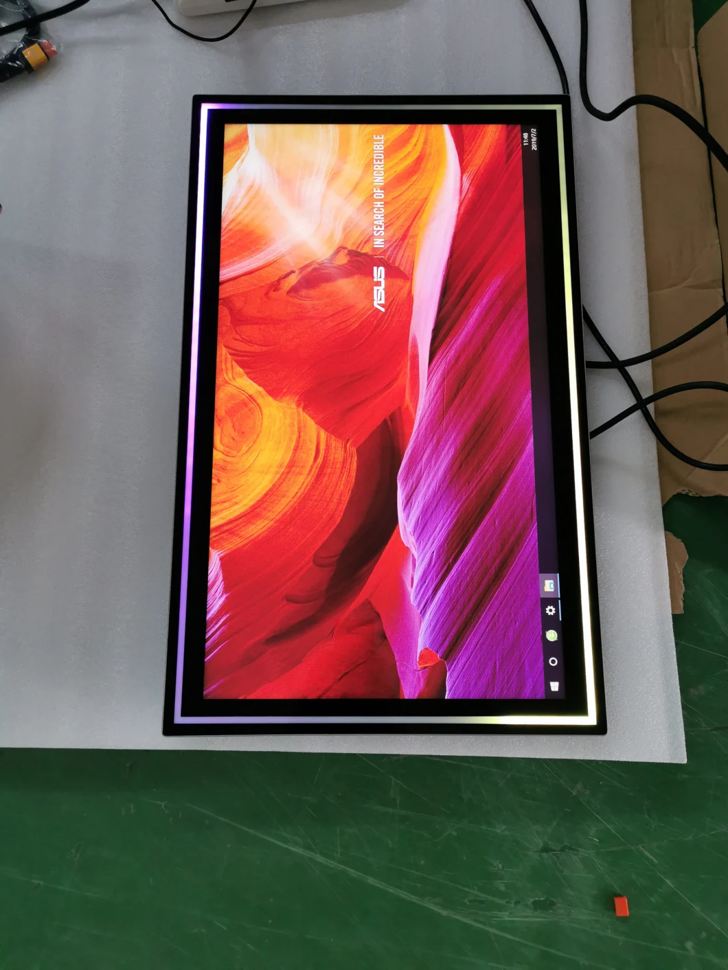Capacitive Touch Screen Monitor LCD Monitor Display Digital Signage Monitor with LED Lights for Advertising Player