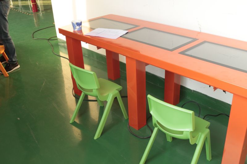 Interactive Touch Screen Table/Table with Touch Screen/Multi Touch Screen Table