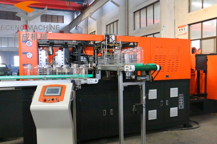 J2 Bottle Blow Moulding Machine with Features of High Automation