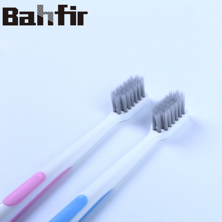 New Popular High Quality Couples Toothbrush Innovation Adult Toothbrush with Soft Bristle