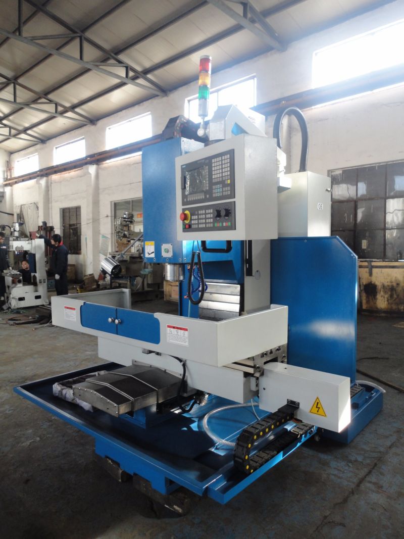 Xh7132 CNC Milling Machinery Center with Siemens controller