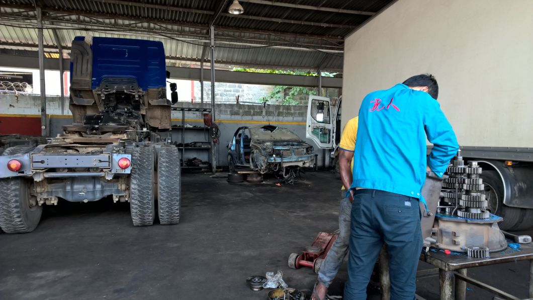 Sinotruk HOWO Refuse Compactor Truck 20m3 Bin Truck Rubbish Truck Waste Collector Garbage Truck Ethiopia