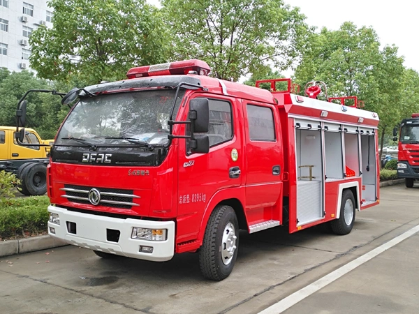 DFAC 4X2 Double Cabin 4000 Litres 4000L 1000gallons Fire Fighting Vehicle Truck