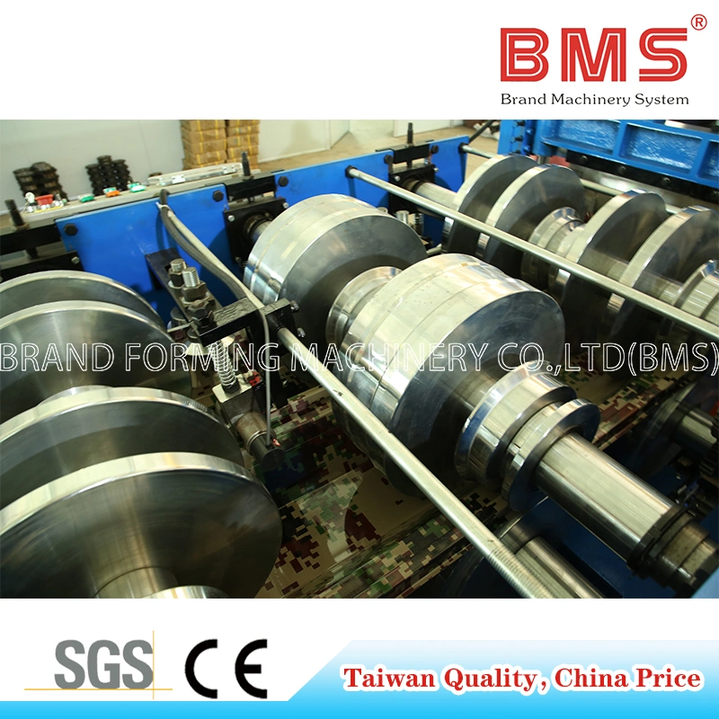 Made in China Customized Yx113-333-666 Klip-Lok Roof Panel Roll Forming Machine