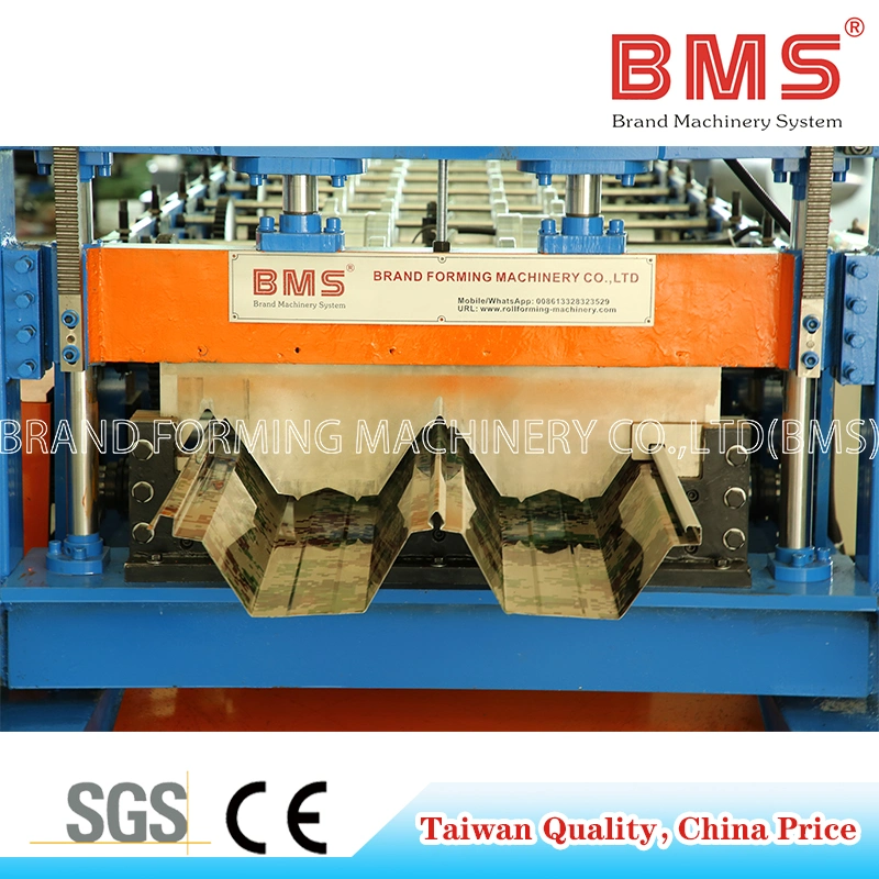 Made in China Steel Yx113-333-666 Klip-Lok Roof Panel Roll Forming Machine