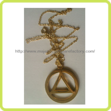 Gold Plating &amp; Cut out Pendant Customized