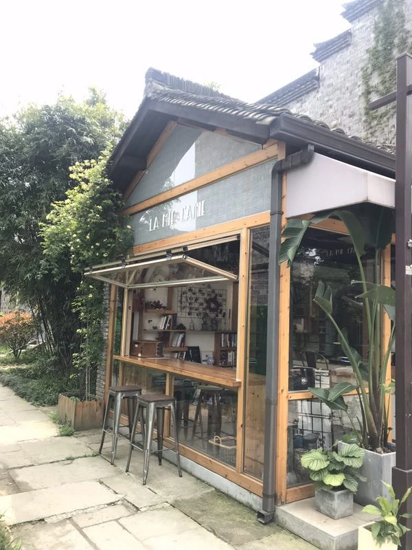 Reliable and Cheap Aluminum Folding Window for Cafe Shop