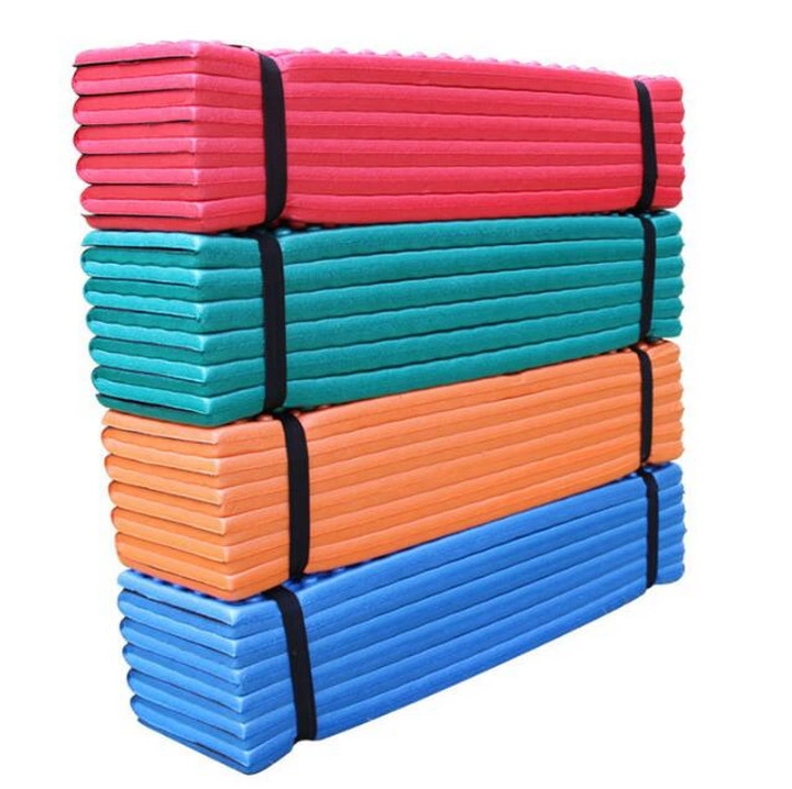 2019 New Arrival Useful Outdoor Waterproof Folding Camping Mat Picnic Pad Sitting Chair Cushion Colorful