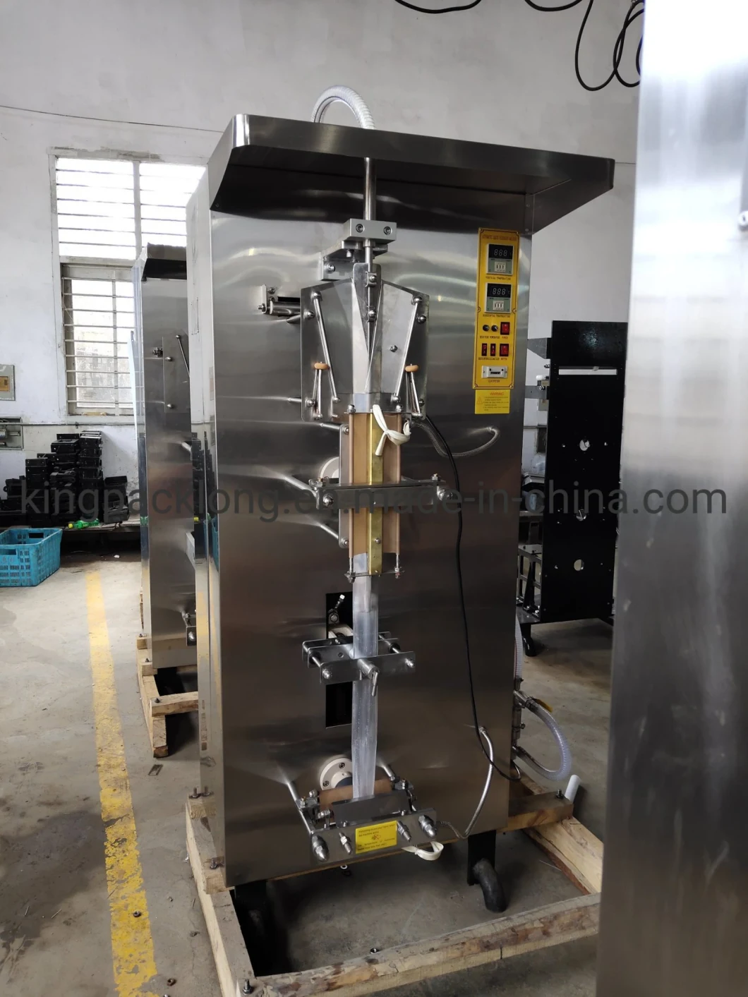 Automatic Liquid Filling and Sealing Machine Juice Ice Lolly Candy Water Sachet Pouch Packing Machine
