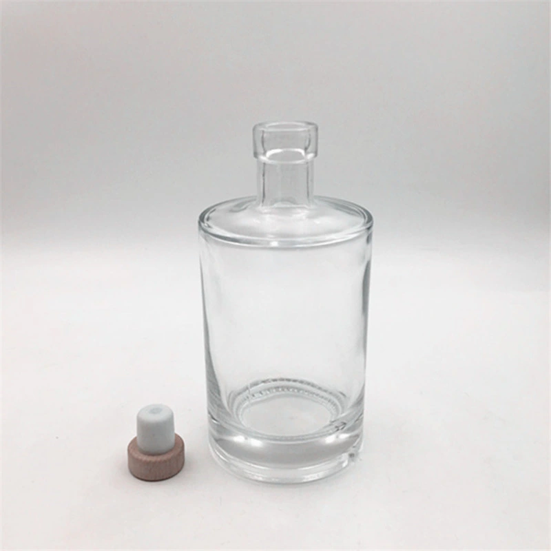 Wholesale Liquid Glass Bottle 750ml Gin Spirit Bottle/Nordic Glass Bottle/Vodka Glass Bottle with Cork