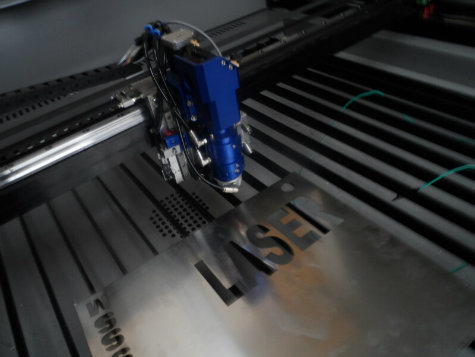130W Metal Laser Cutting Machine with Auto Focus Laser Head