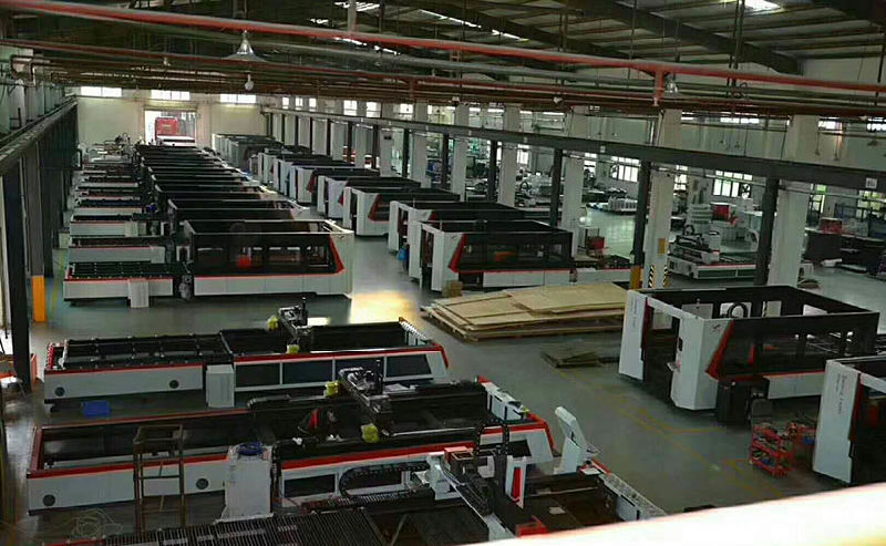 Dapeng Best Export 1kw/2kw/1.5kw Fiber Laser Cutting Machine