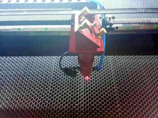 High Precision CO2 Laser Cutting & Engraving Machine 9060