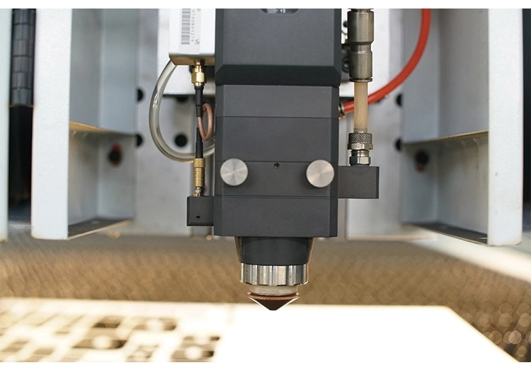 Gq Fiber Laser Cutting Machine with 1500W Raycus Laser Generator