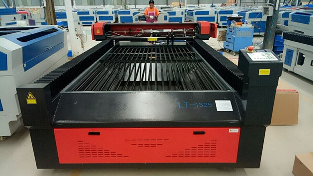 100W Laser Tube 1300*2500mm Ce Certification 1325 Laser Cutting Machine Price
