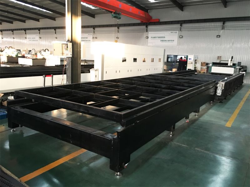 China factory two table 3015 6kw enclosed CNC laser cutting machine