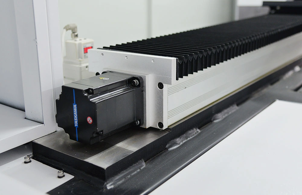 1500W Closed Type Fiber Laser Metal Tube Cutting Machine CNC laser Machine for Nickel Cut