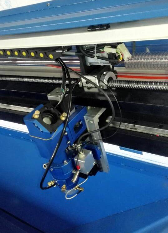 Live Focus CNC Metal Nonmetal Laser Cutting Machine 1325