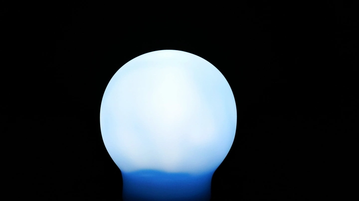 Bulb Vinyl LED Night Light Blue