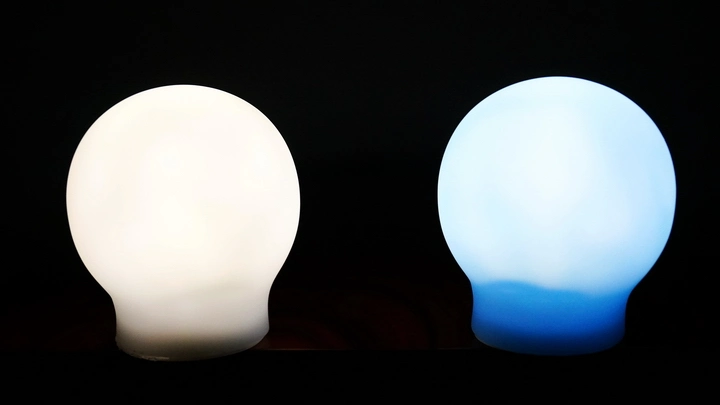 Bulb Vinyl LED Night Light Blue