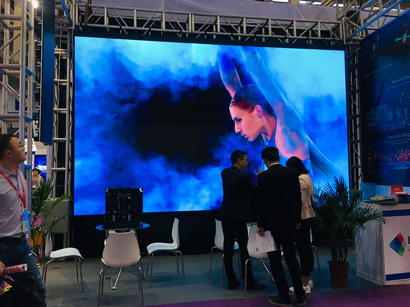 Small Pitch P1.25 Indoor Fixed Installation LED Display, 3.91mm Pixel Pitch LED Wall Panel